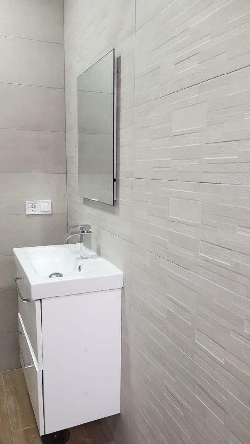 Appartamento Apartamento céntrico a 10 minutos de Opera II Madrid Esterno foto